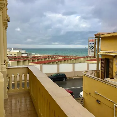 Apartment Di Fronte Al Mare By Apulia